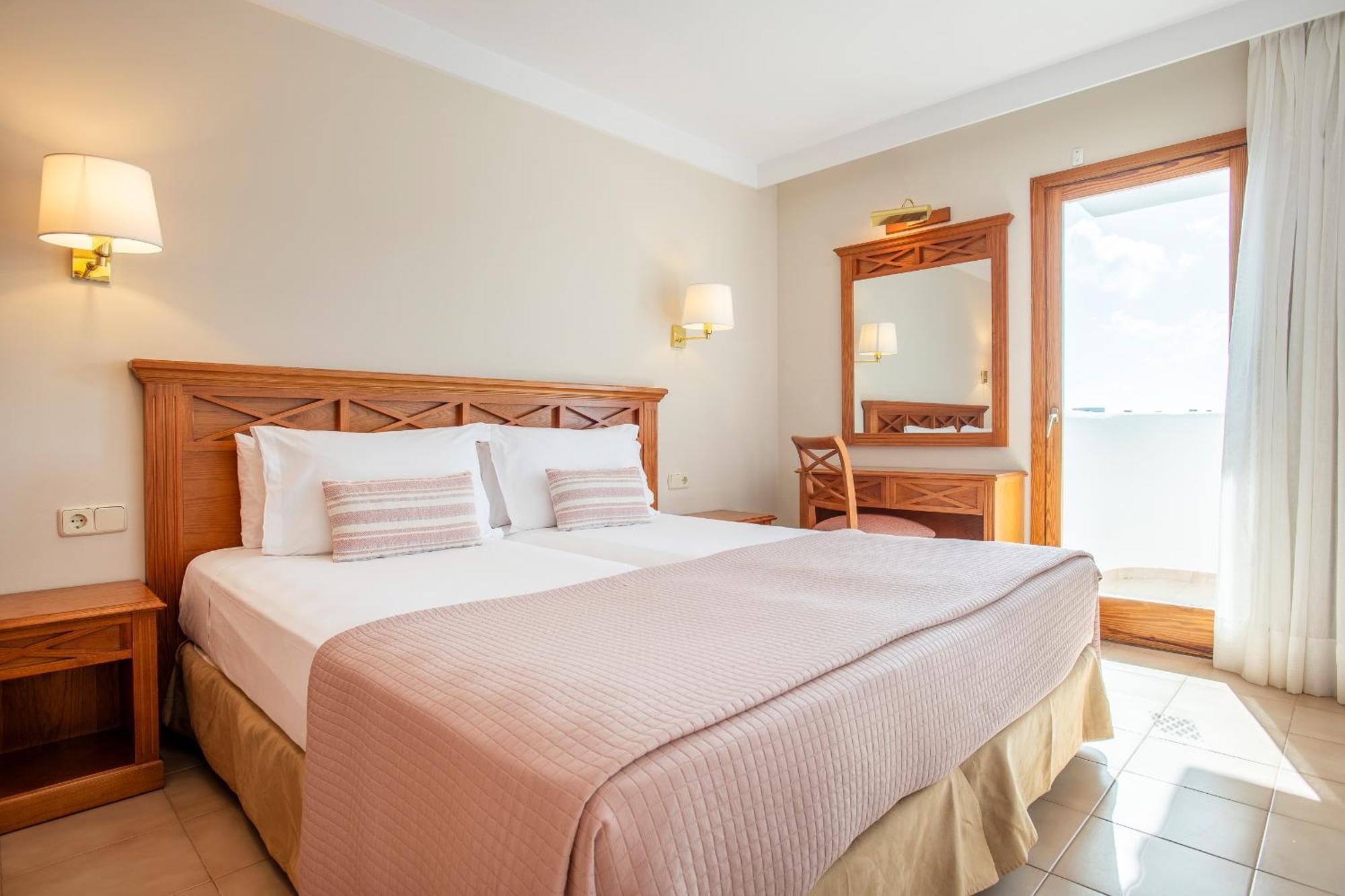 Inturotel Cala Azul Cala D´Or Екстериор снимка