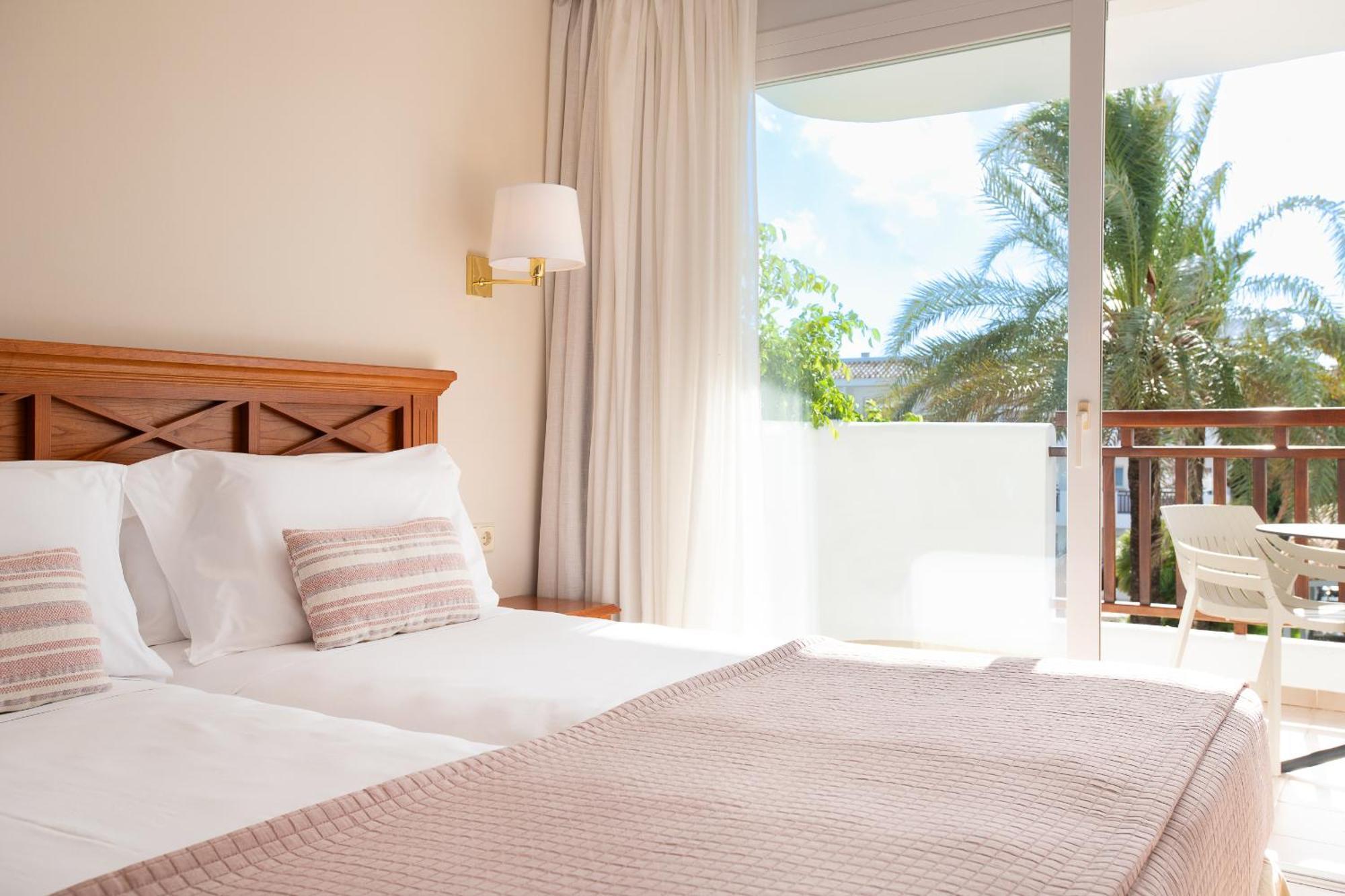 Inturotel Cala Azul Cala D´Or Екстериор снимка